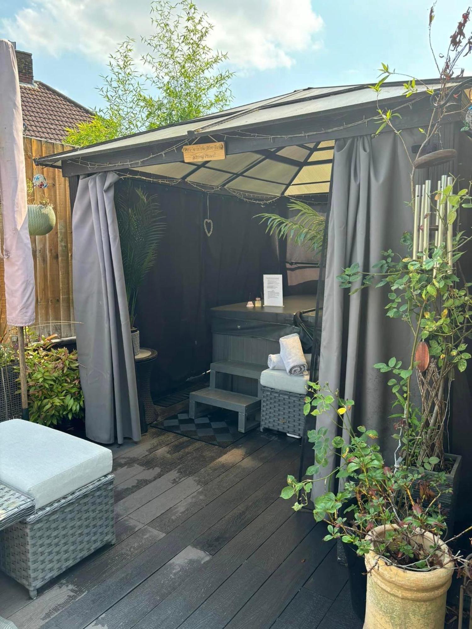 Апартаменты Secret Gem 1 Bed Garden Flat Private Luxury Hot Tub Борнмут Экстерьер фото