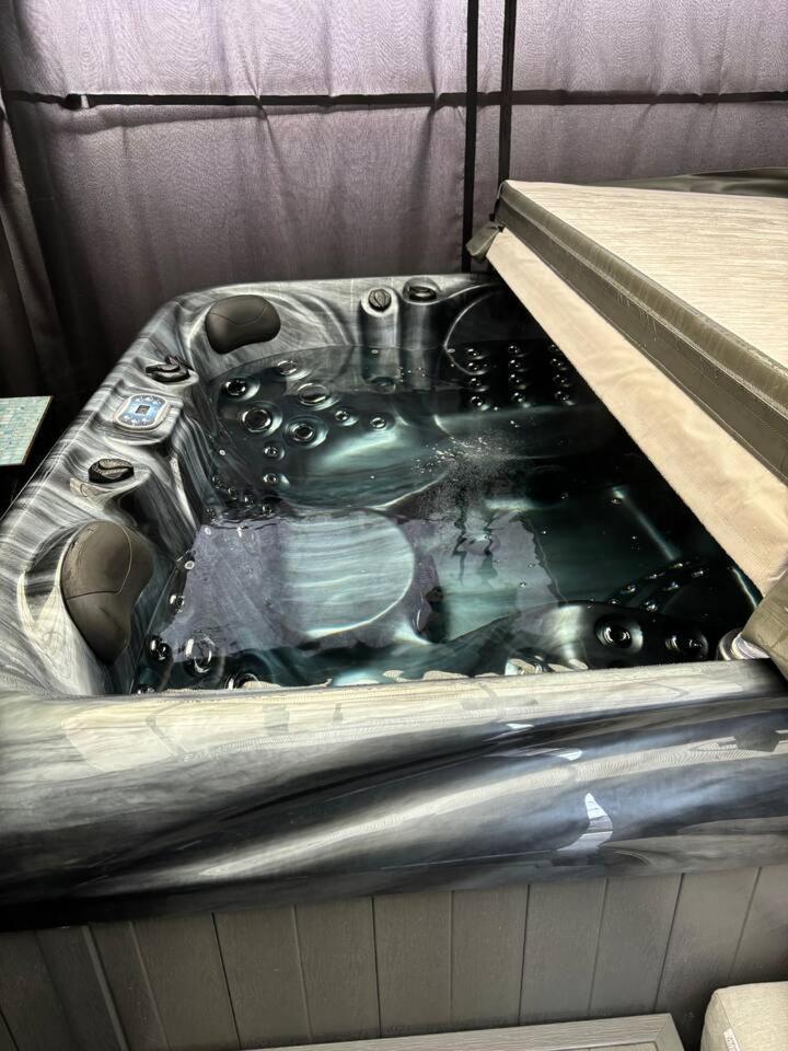 Апартаменты Secret Gem 1 Bed Garden Flat Private Luxury Hot Tub Борнмут Экстерьер фото