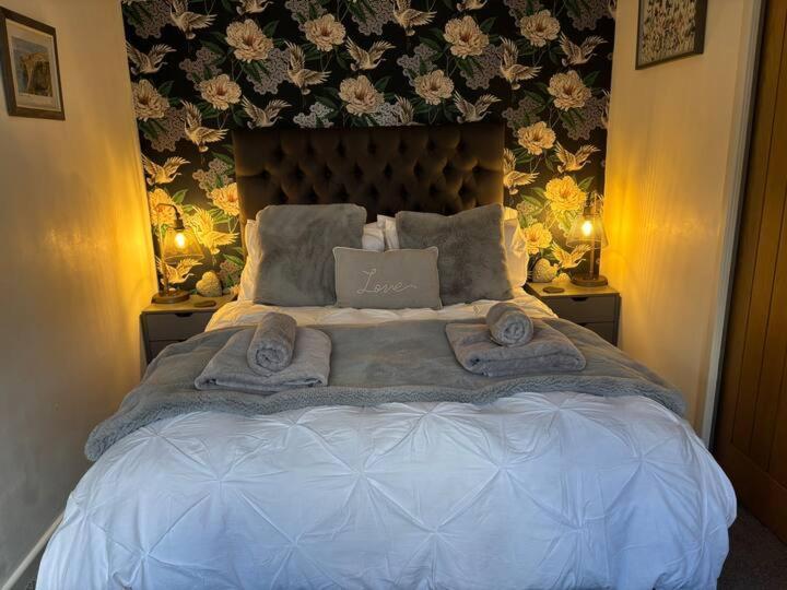 Апартаменты Secret Gem 1 Bed Garden Flat Private Luxury Hot Tub Борнмут Экстерьер фото